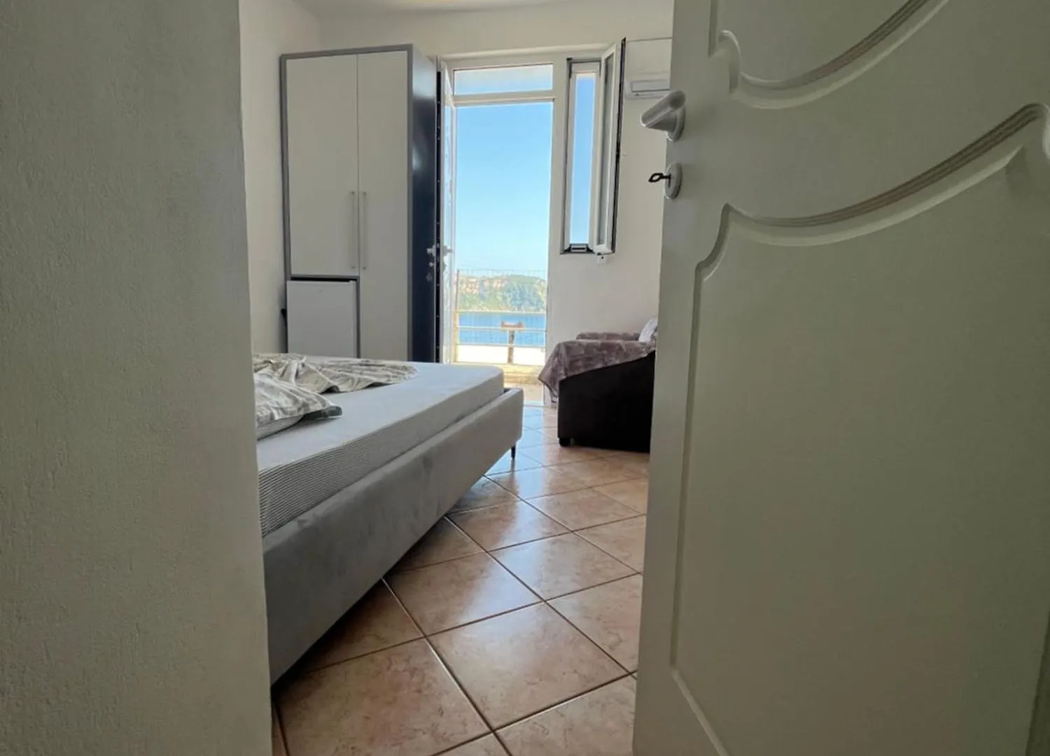 Dina House Hotel Himare Guest house