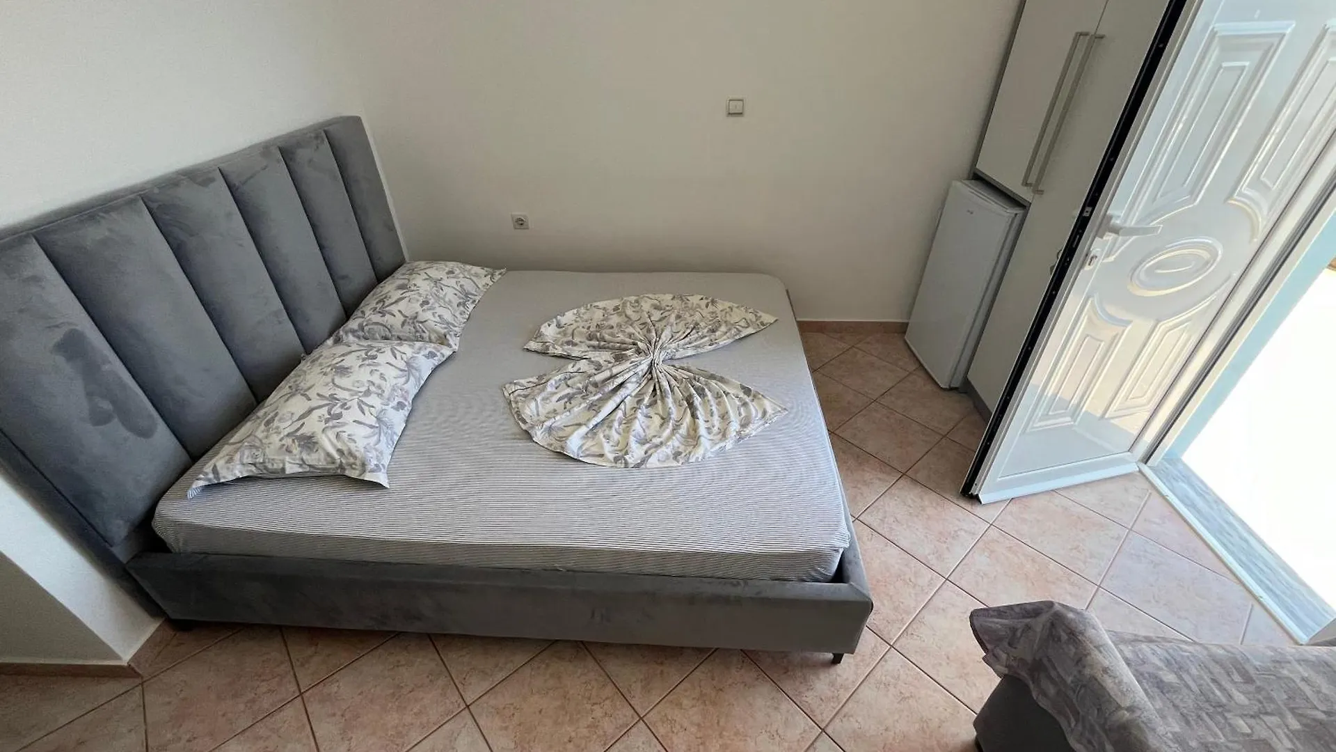 Guest house Dina House Hotel Himare Albania