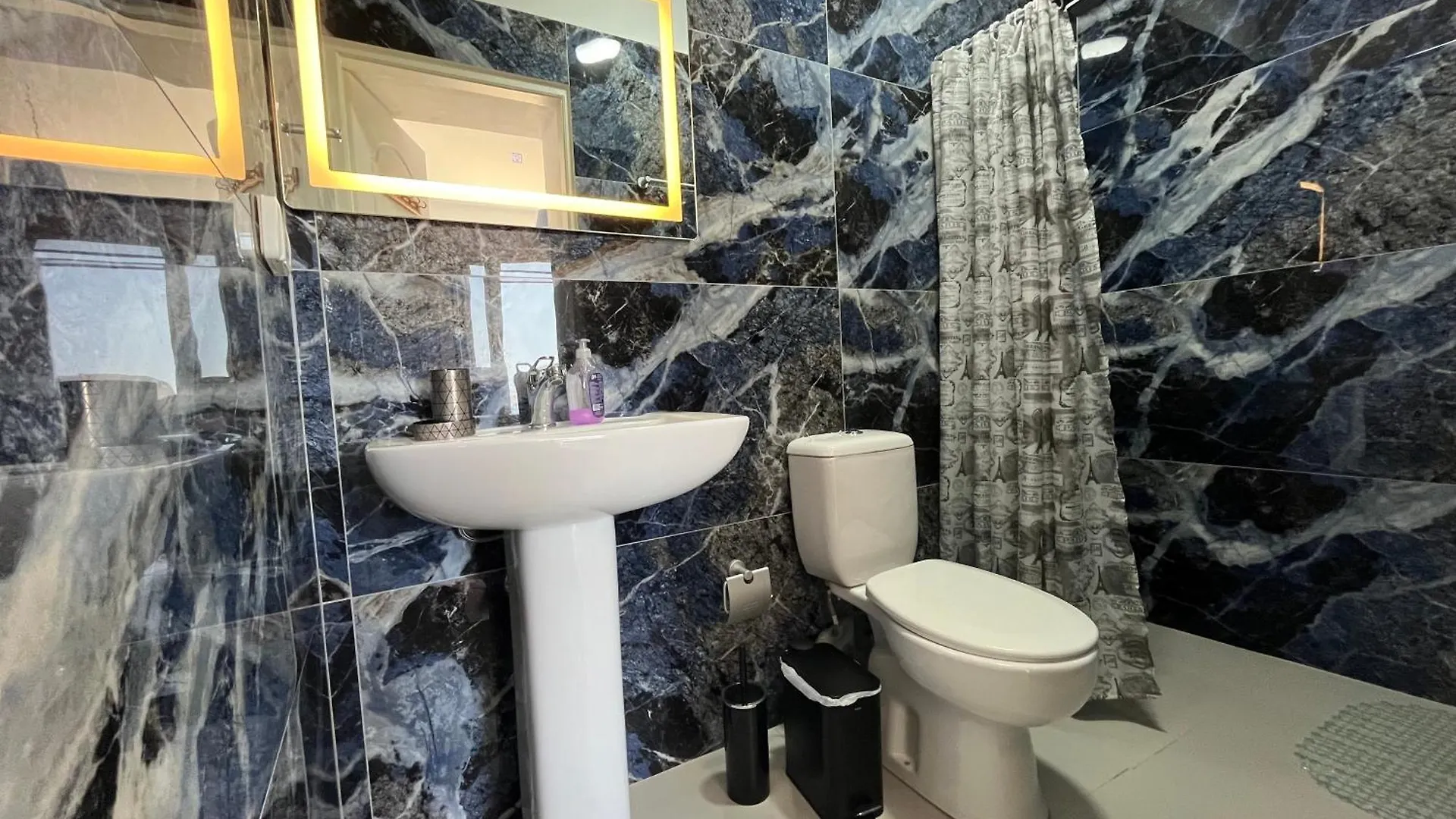Dina House Hotel Himare 0*,  Albania